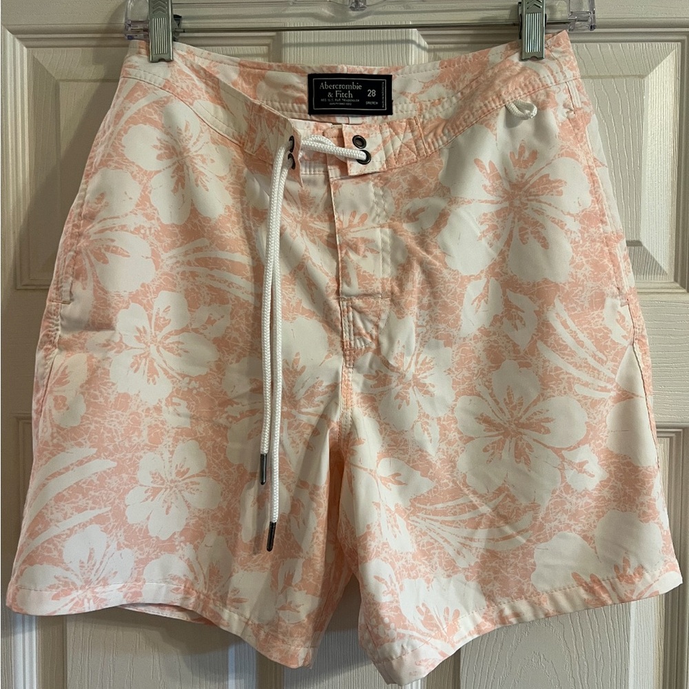 Abercrombie & Fitch Men's Peach Floral Swim Shorts